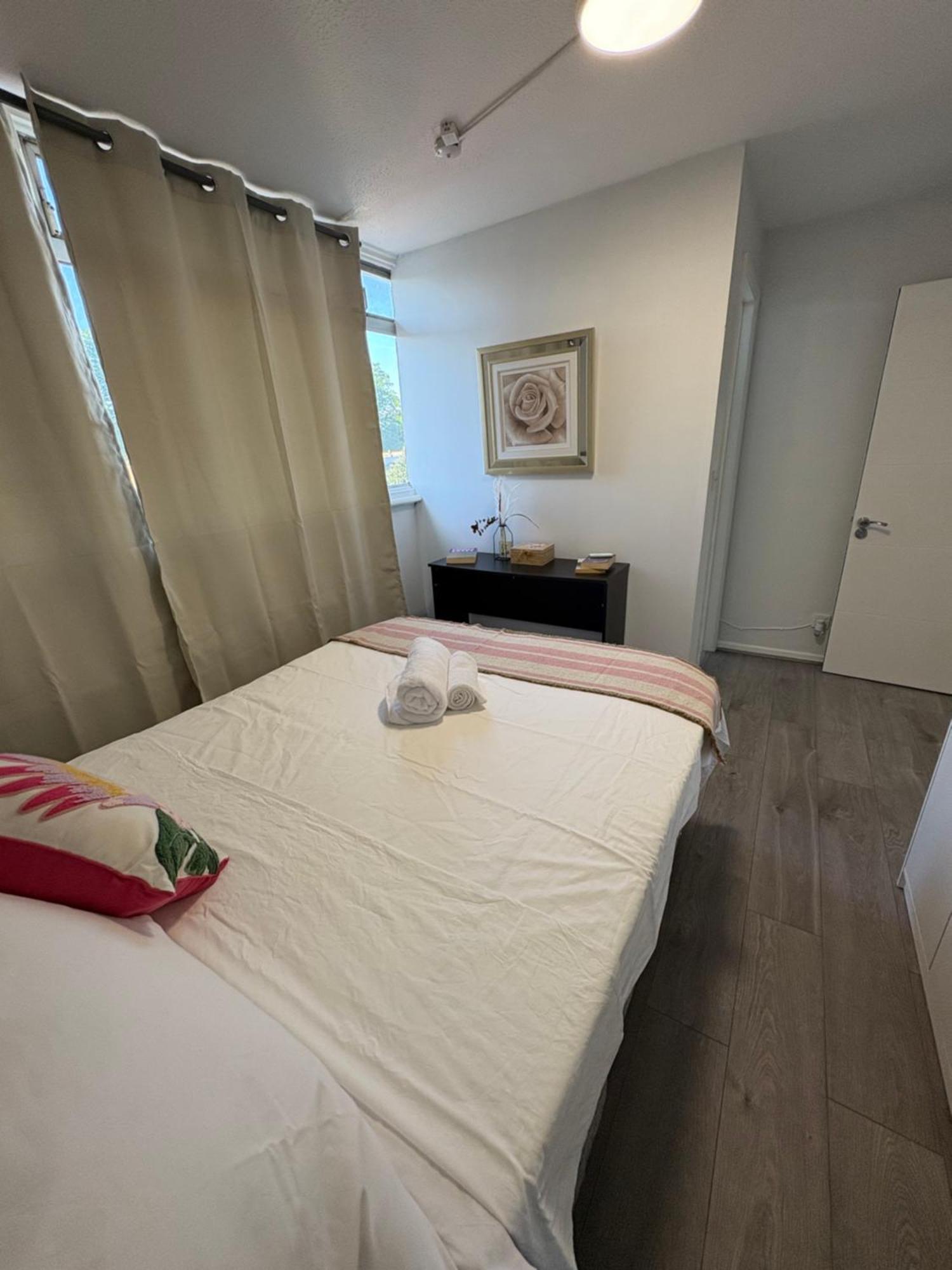 Private In North En-suite Homestay *