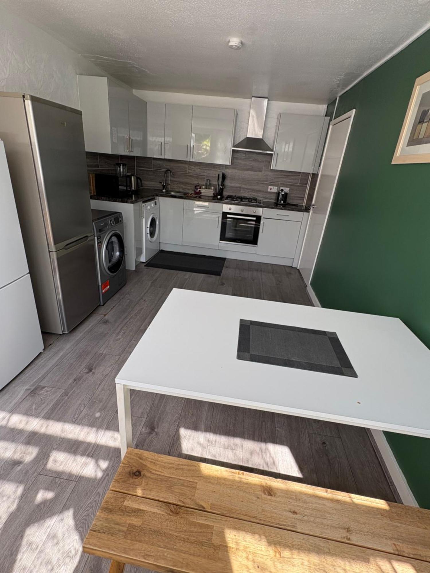 Private In North En-suite Homestay *